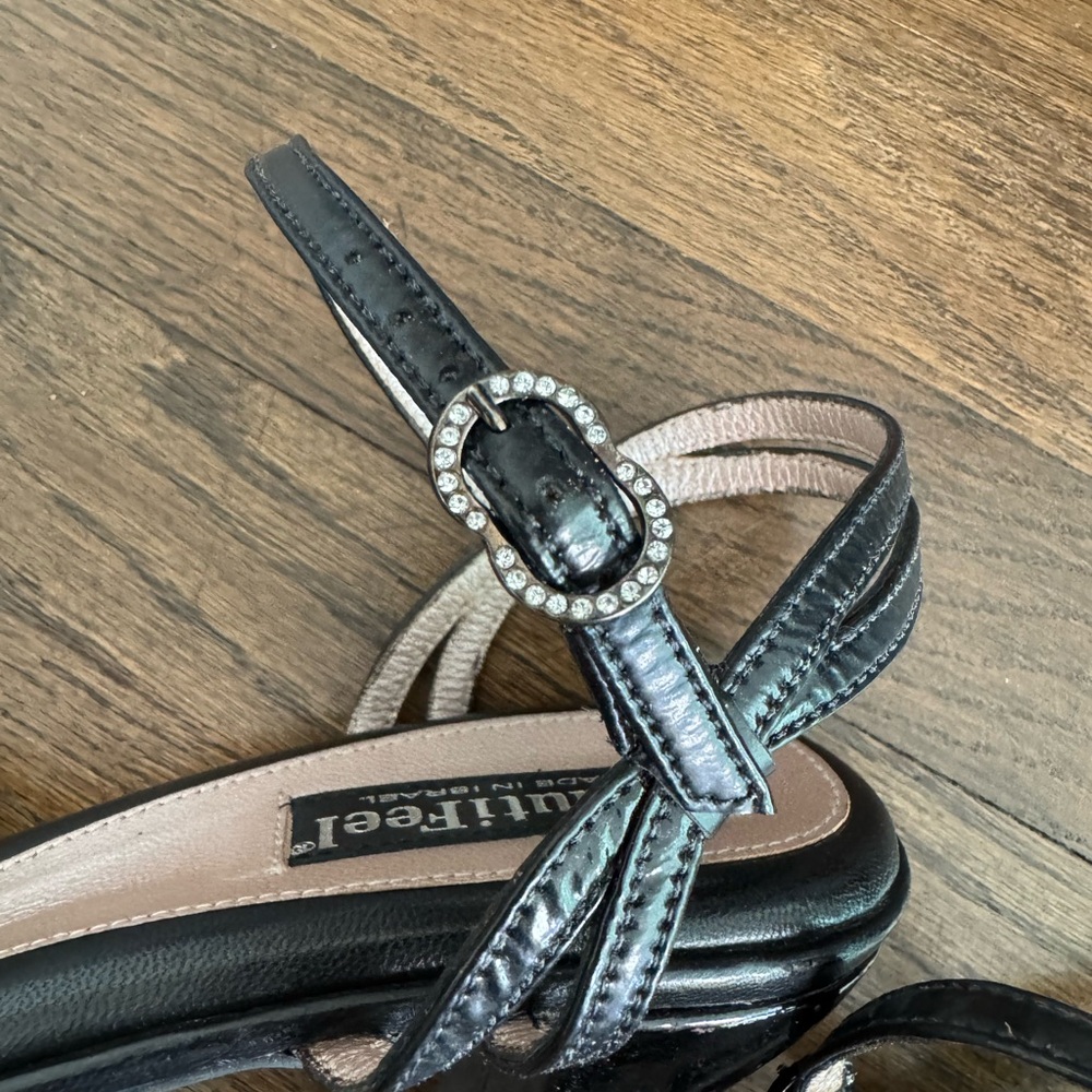 BeautiFeel Elegant Black Strappy Heels - Picture 4 of 5